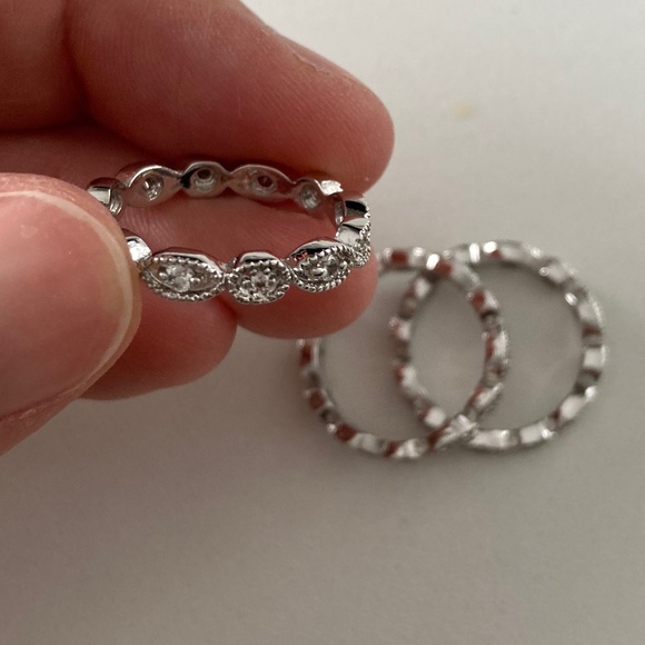 Stella & Dot Stackable Rings Deco - Silver - Size 6 - Picture 5 of 7